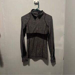 Lululemon Women's Gray Long Sleeve Half Xip